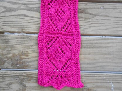 Lattice and Diamonds Scarf