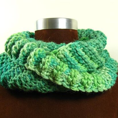 Ridged Tunisian Cowl