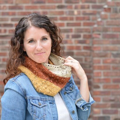 Rustic Candy Corn Cowl