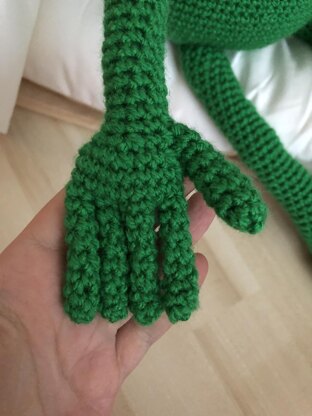 Frog amigurumi doll