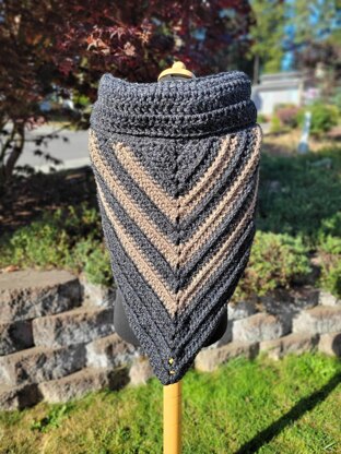 Highlander Striped Cowl