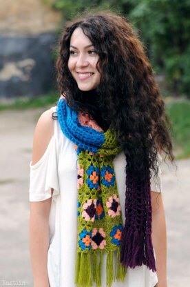 Farfallina patchwork crochet scarf with fringe