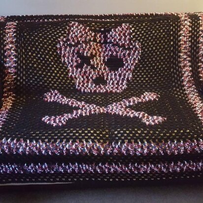 Skull and Crossbones Bow Blanket With Bonus Pillow Patterns