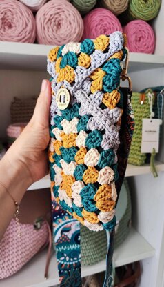 Oasis Pouch Bag