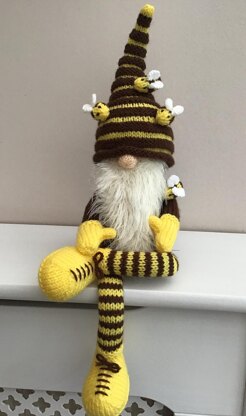 Bumble gnome shelf sitter