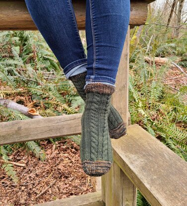 Spruce Cable Socks