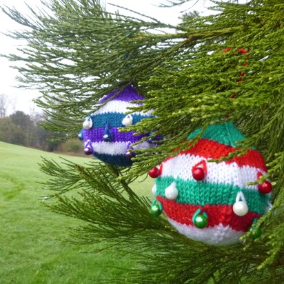 Festive Beaded Bauble