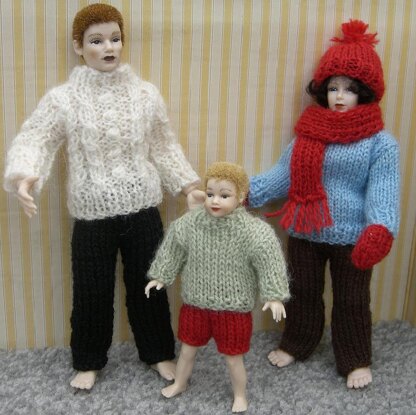 HMC9 Winter clothing for dolls in the dolls house