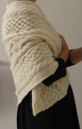 Raquel - aran wrap