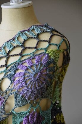Guadalupe Stole in Universal Yarn Classic Shades Metallic - 1121 PDF