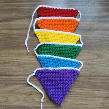 Rainbow bunting