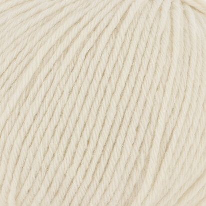 Ivory Aran/Worsted Weight Merino & Silk Knitting Wool Yarn – King