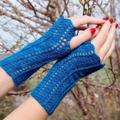 She Walks in Beauty Fingerless Gloves