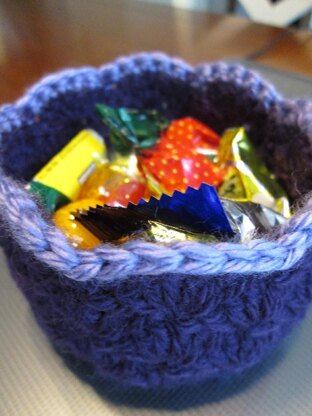 Candy Bowl (from scrap yarn)