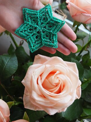 Flower Star Snowflake Crochet pattern by Renata Saj | LoveCrafts