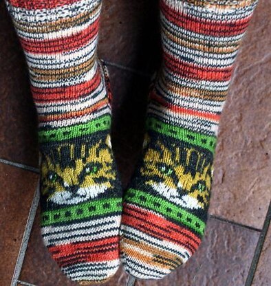 14 sock designs, Patterns in English