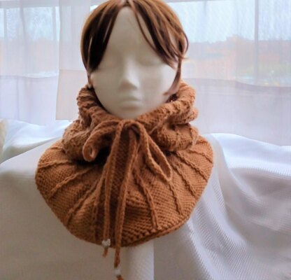 Calda Hooded Cowl