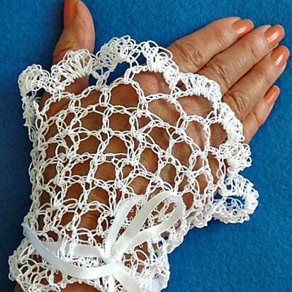 1037-White Wedding Lacy cuffs