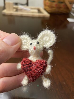 Baby Mouse with Heart