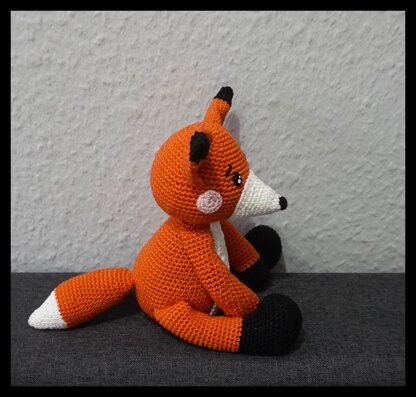 Crochet pattern for fox Fuchsi