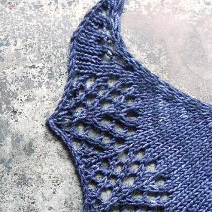 Litla Shoulder Warmer/Shawlette - knitting pattern