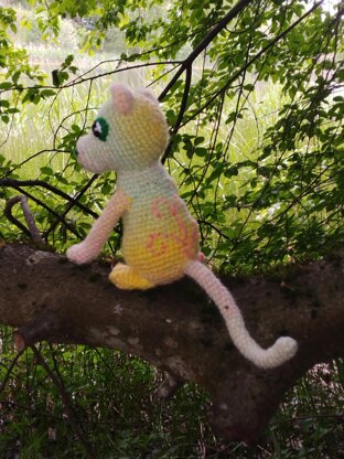 Meet Luma, the Rainforest Guardian — a flicker of green and gold, never still for long. Limited Edition – only €1 for now, because she’s a little tricky to catch!