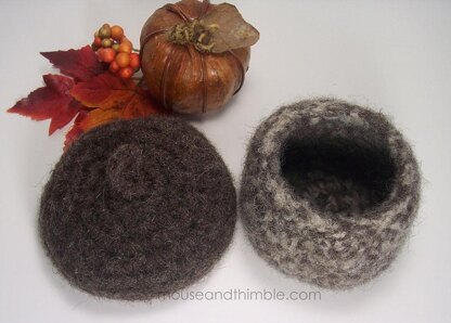 Felted Acorn Basket 4040