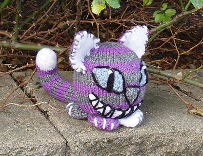 Knit Cheshire Kittyball