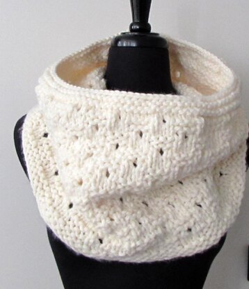 Checkered Dots Chunky Cowl