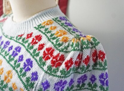 Happy Flowers Pullover