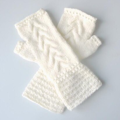 Wavy Cable Fingerless Gloves