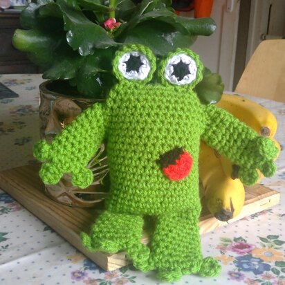 Crochet animal frog