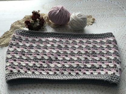 Granny Stitch Cowl