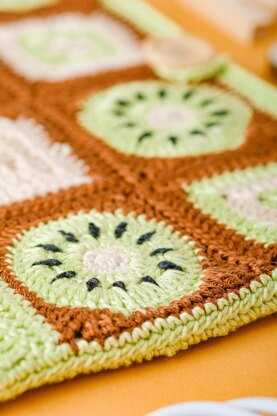 Crochet laptop / iPad / Kindle case "Juicy kiwi"