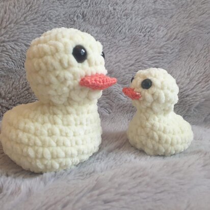 Crochet mummy and baby duck