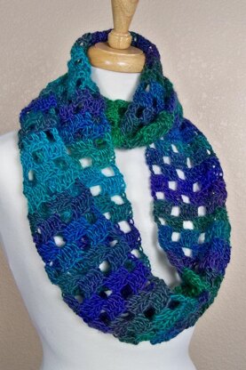 Unforgettable Checkerboard Cowl