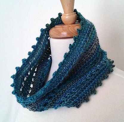 Picot Edge Mini Cowl