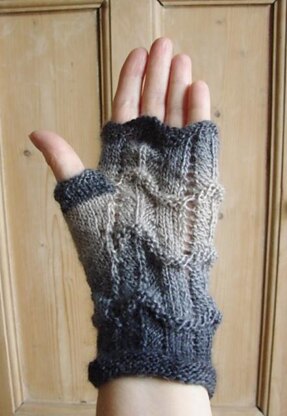 Lacy wavy fingerless mitts