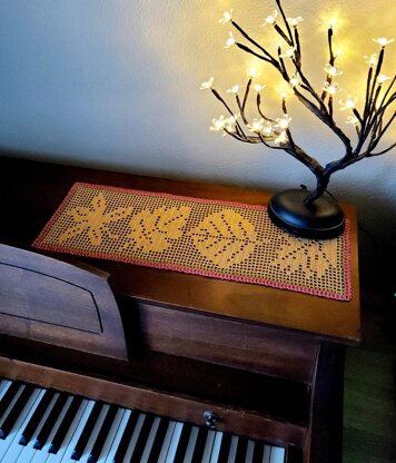 Fall Leaves Table Runner