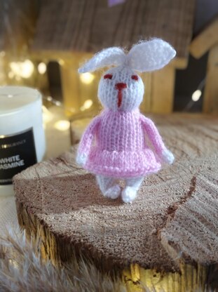 Rabbit toy knitting pattern