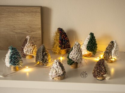 9 Pine Christmas Trees knitted flat
