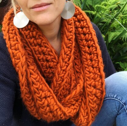 The Heide Infinity Scarf