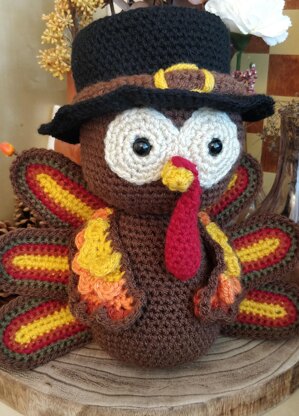 Thanksgiving Turkey with Pilgrim Hat Crochet Amigurumi