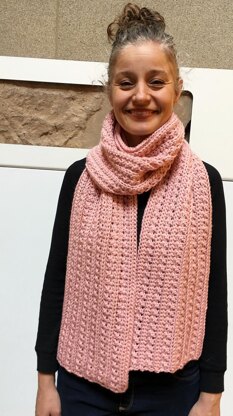 Easy Crochet Scarf Pattern for Women: Pink-Is-Pretty Scarf