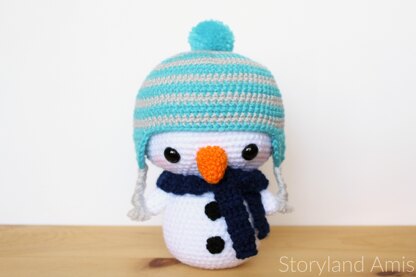 Cuddle-Sized Roly the Snowman