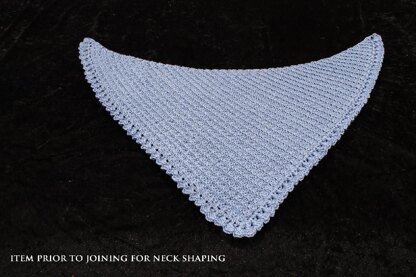 Ridged Kerchief-Style Cowl