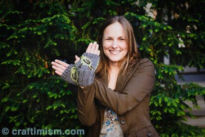 Bird Patterned Fingerless Mitts