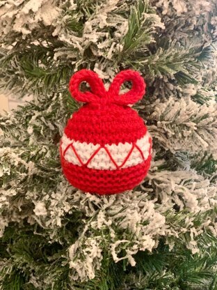 Christmas Baubles Knitting Pattern