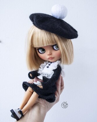 Parisian outfit for Blythe