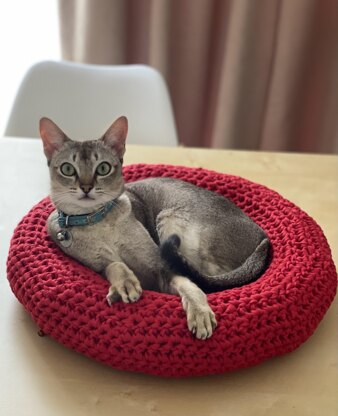 Easy Doughnut-Shaped Pet Bed